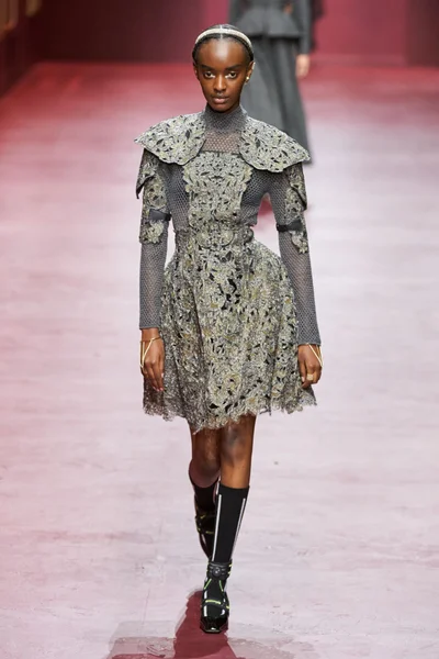 Look 23